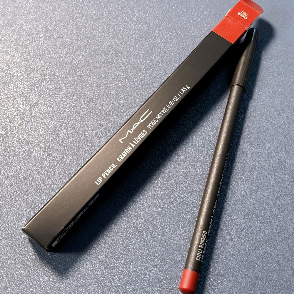 Mac Lip Pencil Lipliner CHILI RIMMED - Full Size 1.45 g / 0.05 Oz. - New In Box